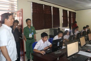 Pantau UN di SMK 1
