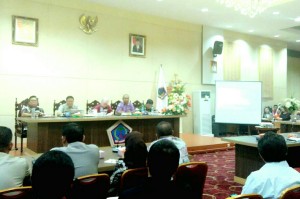 rapat, pemprov