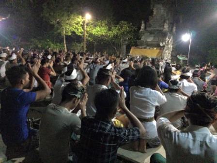 Hadiri Perayaan Siwalatri, Umat Hindu Manado Bangga Kepemimpinan GSVL