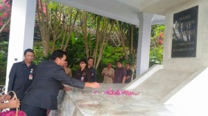 Seharian Wagub Pimpin Upacara Ziarah ke Makam Pemimpin dan Pahlawan Nasional Sulut