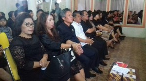 Jajaran Pemkab dan DPRD Minsel Hadiri Ibadah Pemakaman Asisten I Sekdakab Minsel