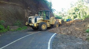 Jalan Tertimbun Longsor, Jalur Minsela Tertutup Selama 6 Jam