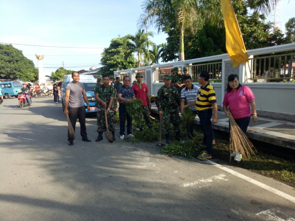Hari Juang Kartika, Kodim 1302 Minahasa Gelar Bersih-Bersih di Pusat Kota