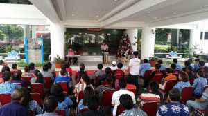 Gelar Ibadah Pra Natal, JIPS Berbagi Dengan Petugas Kebersihan