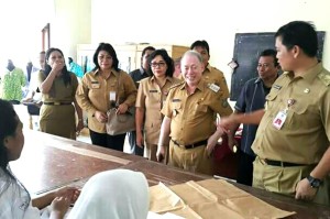 Kunker Wagub Kandouw di Tahuna, Sempatkan Pantau Aktivitas SMAN 1