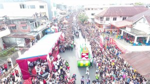 Cap Go Meh Jadi Perhatian Warga Manado dan Turis Mancanegara