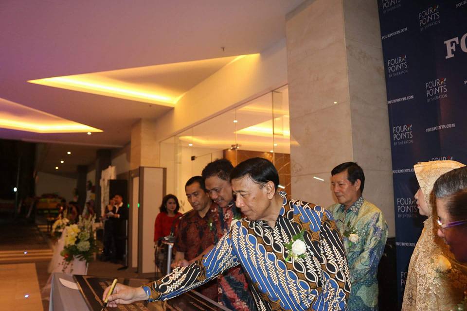 Menko Polhukam Resmikan Hotel Four Points by Sheraton, Gubernur OD dan Walikota GSVL Turut Gunting Pitah