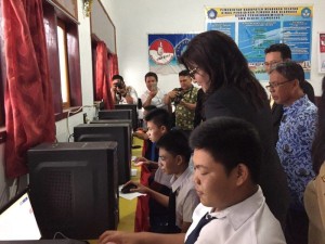 Bupati Minsel Pantau Langsung UNBK Tingkat SMP di SMK N 1 Amurang