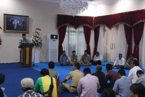 Buka Puasa Dengan Pers dan DPRD, GSVL : Manado Masih Aman Terkendali