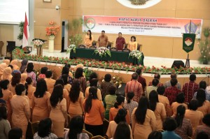 Gubernur Olly : Peran Dharma Wanita Sangat Penting Bagi Pembangunan Bangsa