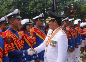Apresiasi Walikota GS Vicky Lumentut terhadap pasukan Marching Band Satuan Polisi Pamong Praja