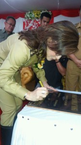 Bupati Minsel Resmikan Lapangan Lolombulan Desa Wanga