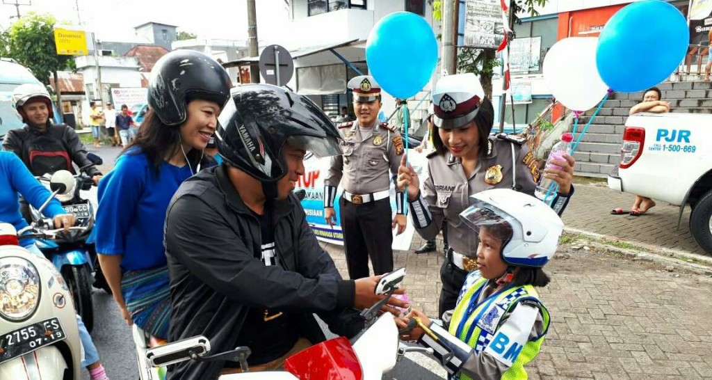 Sat Lantas Dan Pocil Polres MinutKampanyekan Keselamatan Berlalu Lintas