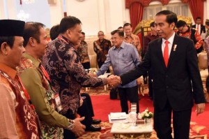 Jokowi Minta Olly Dondokambey Percepat Pembangunan Jalan Lingkar Manado