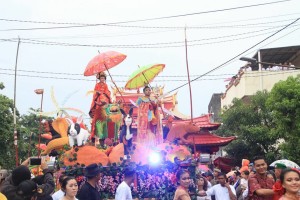 Ribuan Warga Tumpah di Perayaan Cap Go Meh Manado 2018