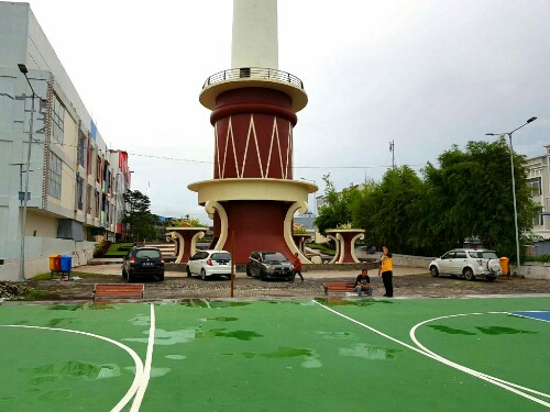 DLH Kota Manado Bangun Taman Dilengkapi Lapangan Futsal di Area Tugu Lilin