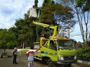 Dinas Lingkungan Hidup Manado Mulai Oprasikan Mobil Tangga
