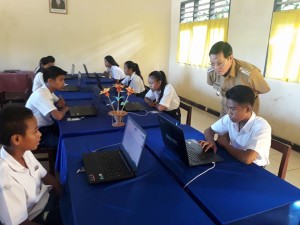 Pantau UNBK SMP di Pulau Bunaken, GSVL : Beri Pendampingan, Jangan Bantu Jawab Soal