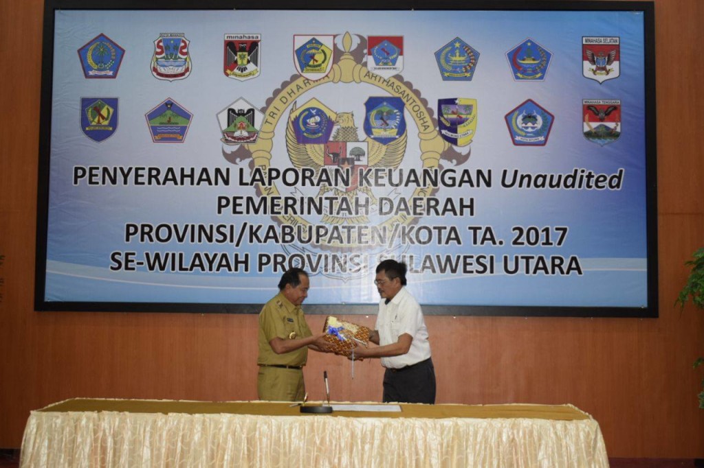 Lomban Serahkan Laporan Keuangan Unaudited Pemkot Bitung