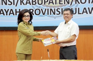 Bupati Tetty Serahkan LKPD Minsel Tahun 2017 Kepada BPK – RI Perwakilan Sulut
