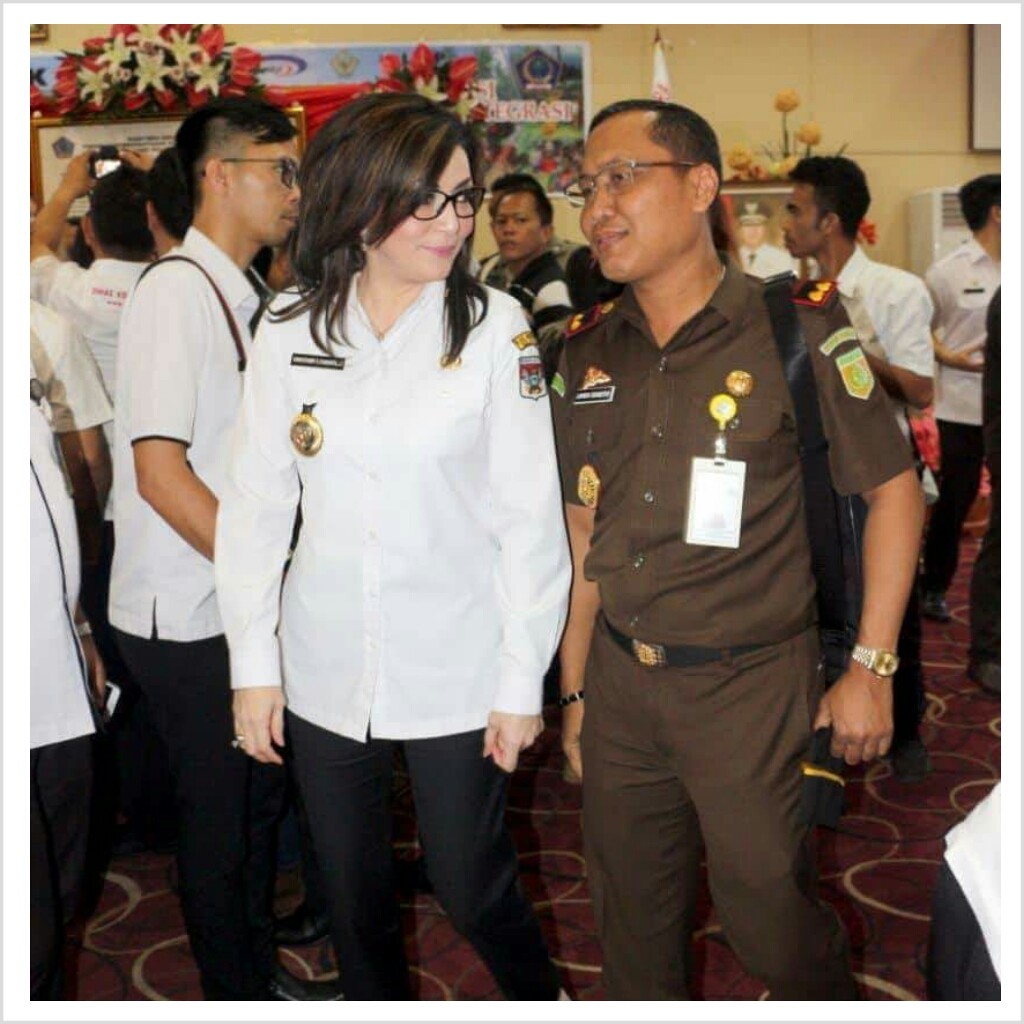 Terkait Pengeledahan Oleh Kejari Amurang, Bupati Tetty Tunjukkan Sikap Kooperatif
