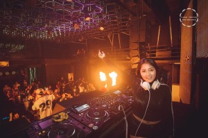 Tampil Cantik dan Sexy, Fdj Queen Carolline Sukses Hipnotis Pengujung di Altitude The Club