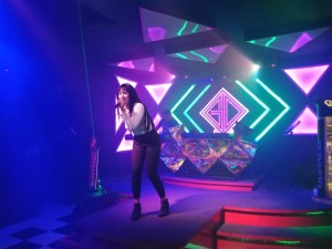 Suara Merdu Sisilia Laura Getarkan Panggung New Good Day Club