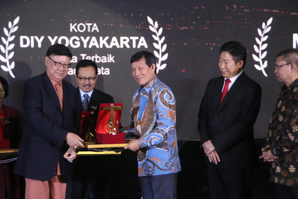 Manado Raih Penghargaan Platinum Indonesia’s Attractiveness Award 2018