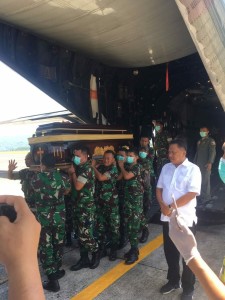 Olly Dondokambey Jemput Jenazah Petra Mandagi dan Gleen Mononutu