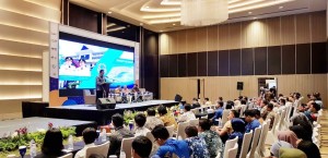 Mor Bastiaan Jadi Pembicara Pada Acara Seminar Smart Island And Smart Tourism