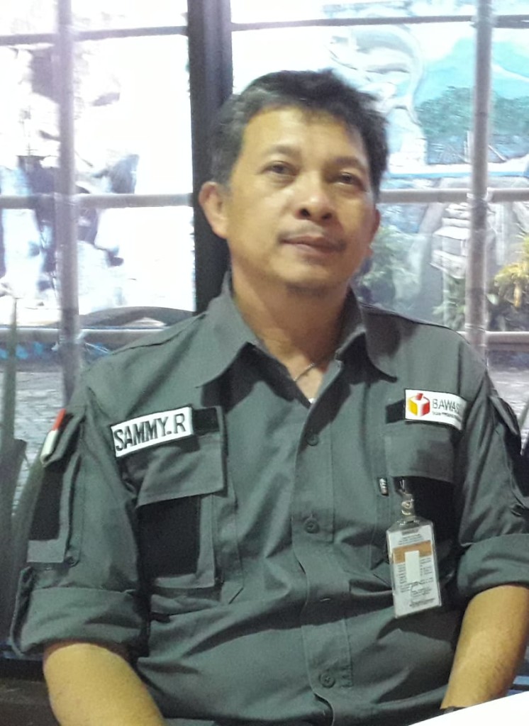 Pekan Ini Bawaslu Bitung Tertibkan APK Yang Melanggar