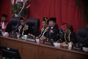 Kandow Minta Anggota DPRD Minahasa Kawal Kepentingan Rakyat