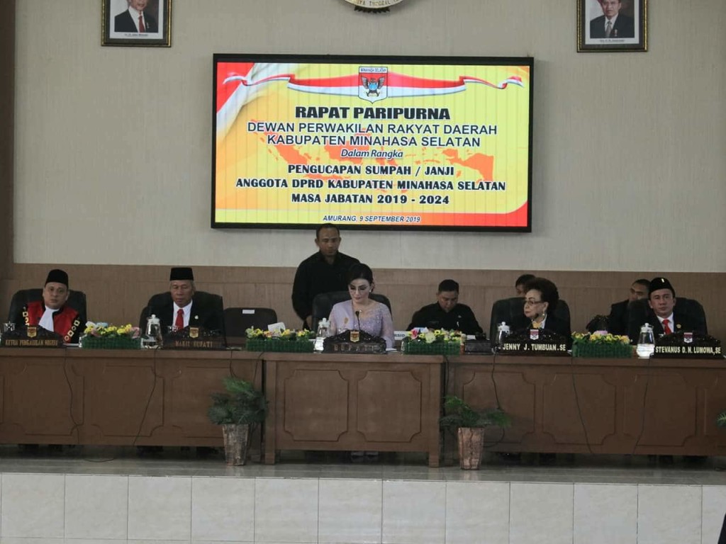 30 Anggota DPRD Minsel Resmi Dilantik