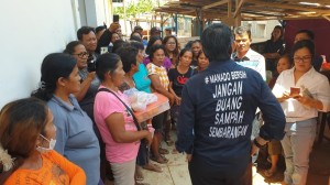 Mulai Ramai, Walikota GSVL Pantau Pasar Restorasi Kayu Bulan