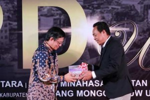 Walikota GSVL serahkan LKPD 2019, Pemkot Manado optimis pertahankan Opini WTP