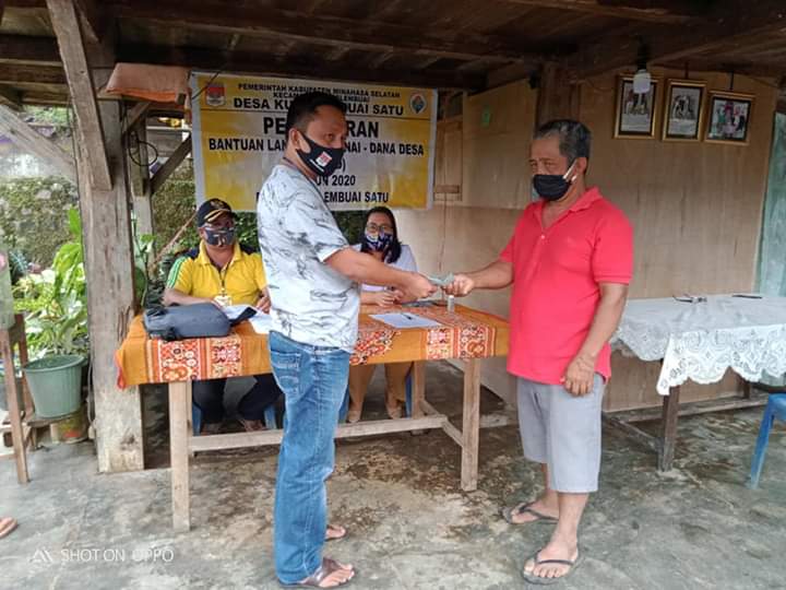 BLT-DD Tahap Dua untuk 131 KK di Desa Kumelembuai Satu mulai disalurkan