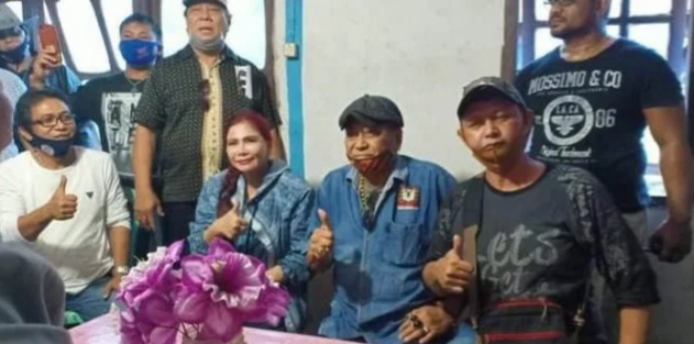 VAP Berbagi Berkat di Remboken Minahasa