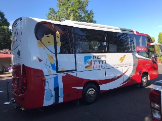 Olly Terima Mobil PCR Bantuan PT MSM