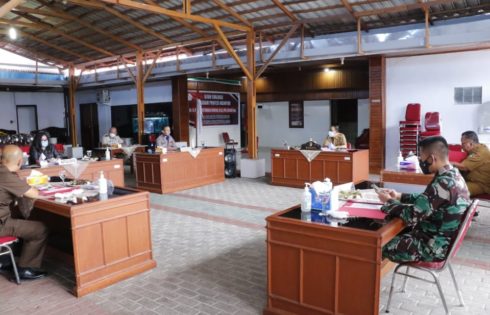 Wakili Bupati, Muntu Resmikan Bangunan Baru Pasar Rakyat Tanawangko