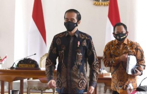 Jokowi Ingatkan Gubernur Waspada Gelombang Penyebaran Covid-19