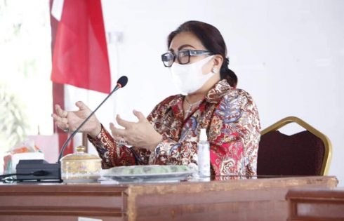 Fenny Lumanauw Ajak Ibu-ibu Jadi Contoh dan Teladan
