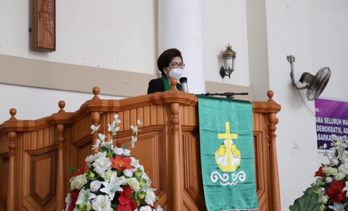 Pnt JPAR Khadim ibadah HUT 56 GMIM Sion Perak Sorong Pakowa