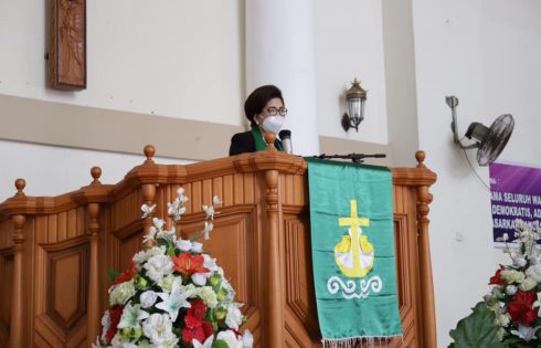 Pnt JPAR Khadim ibadah HUT 56 GMIM Sion Perak Sorong Pakowa