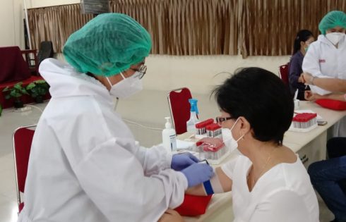 150 Dosen dan Pegawai Fakultas Hukum Lakukan Rapid Tes