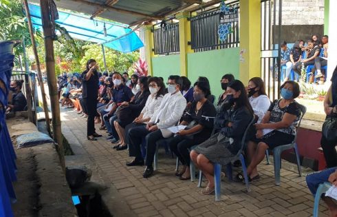 Didampingi Ketua TP-PKK, Walikota Manado melayat ke rumah duka di Tuminting