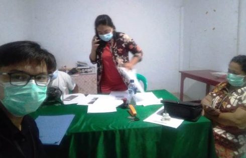 Diduga bagikan beras paslon, Oknum ASN Pemkot Manado dilaporkan ke Bawaslu