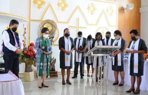 Pelsus GMIM Sabar Manado Tua Doakan Pnt Vicky dan Pnt JPAR