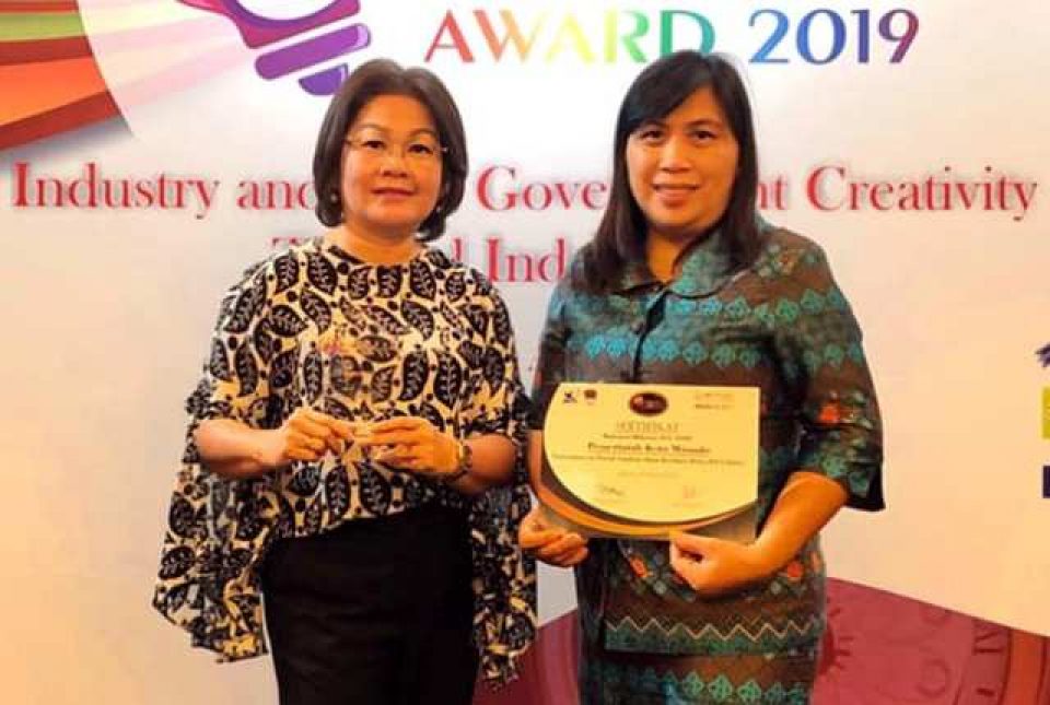 liny-tambajong-dan-Olfie-Mangindaan