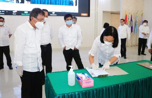 Rektor Unsrat Minta Jajarannya Untuk Terus Berkarya Terbaik