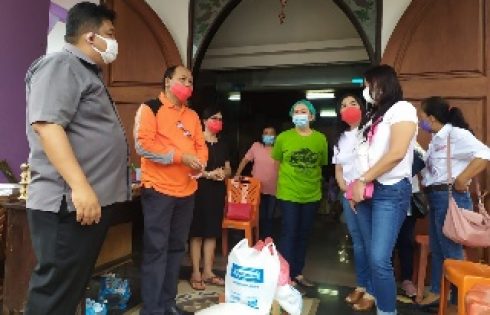 dr Devi Tanos Tinjau Lokasi Pasca Bencana di Manado dan Salurkan Bapok